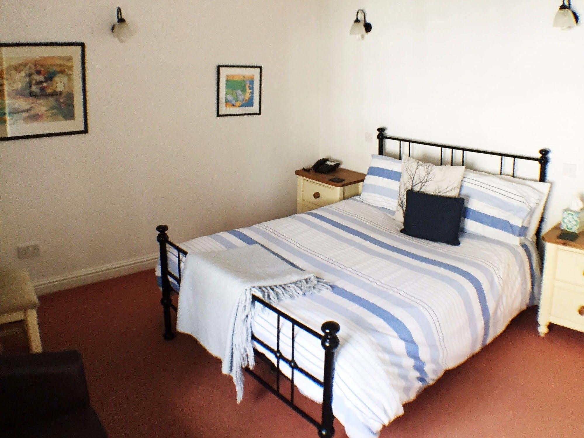 The White Hart Hotell Sherington Exteriör bild