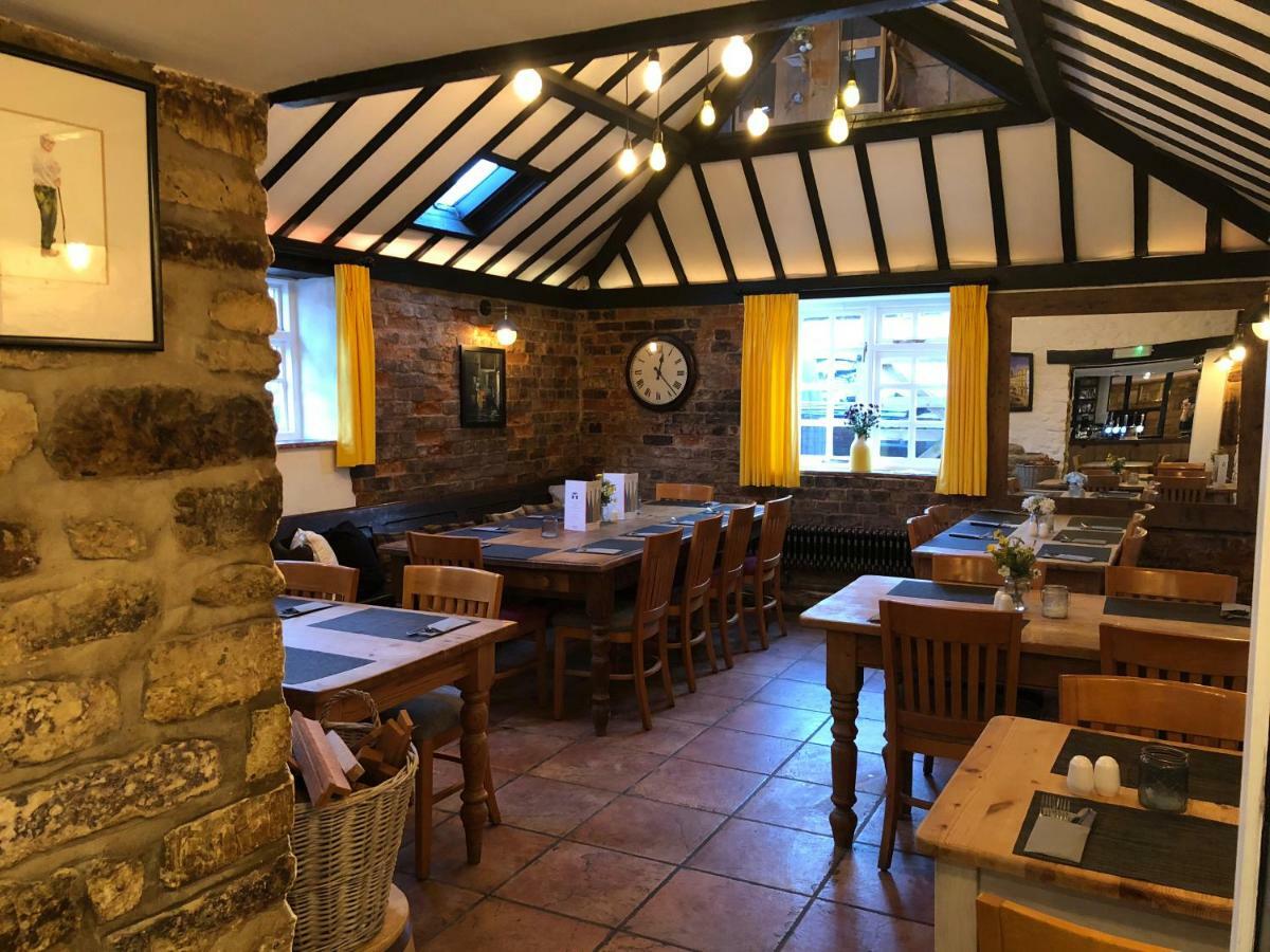 The White Hart Hotell Sherington Exteriör bild